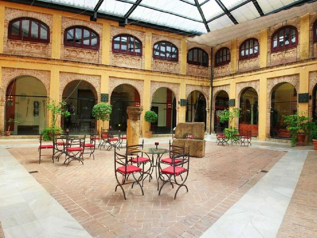 Hotel Alcazar De La Reina Καρμόνα Εξωτερικό φωτογραφία