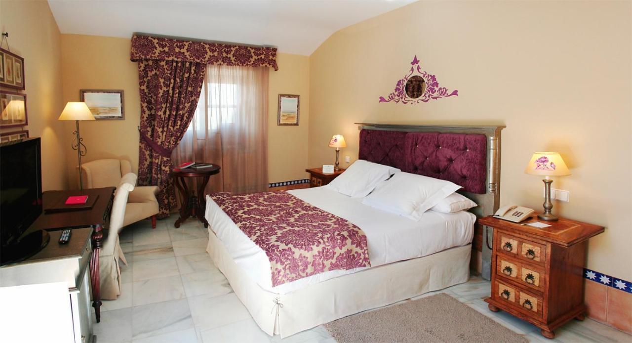 Hotel Alcazar De La Reina Καρμόνα Εξωτερικό φωτογραφία