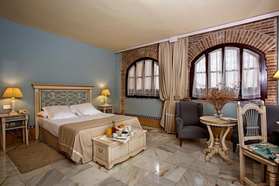 Hotel Alcazar De La Reina Καρμόνα Εξωτερικό φωτογραφία