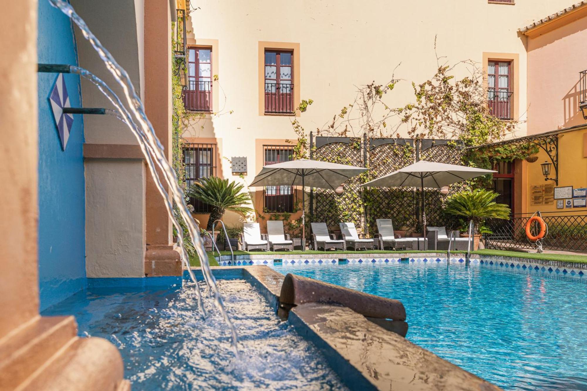 Hotel Alcazar De La Reina Καρμόνα Εξωτερικό φωτογραφία