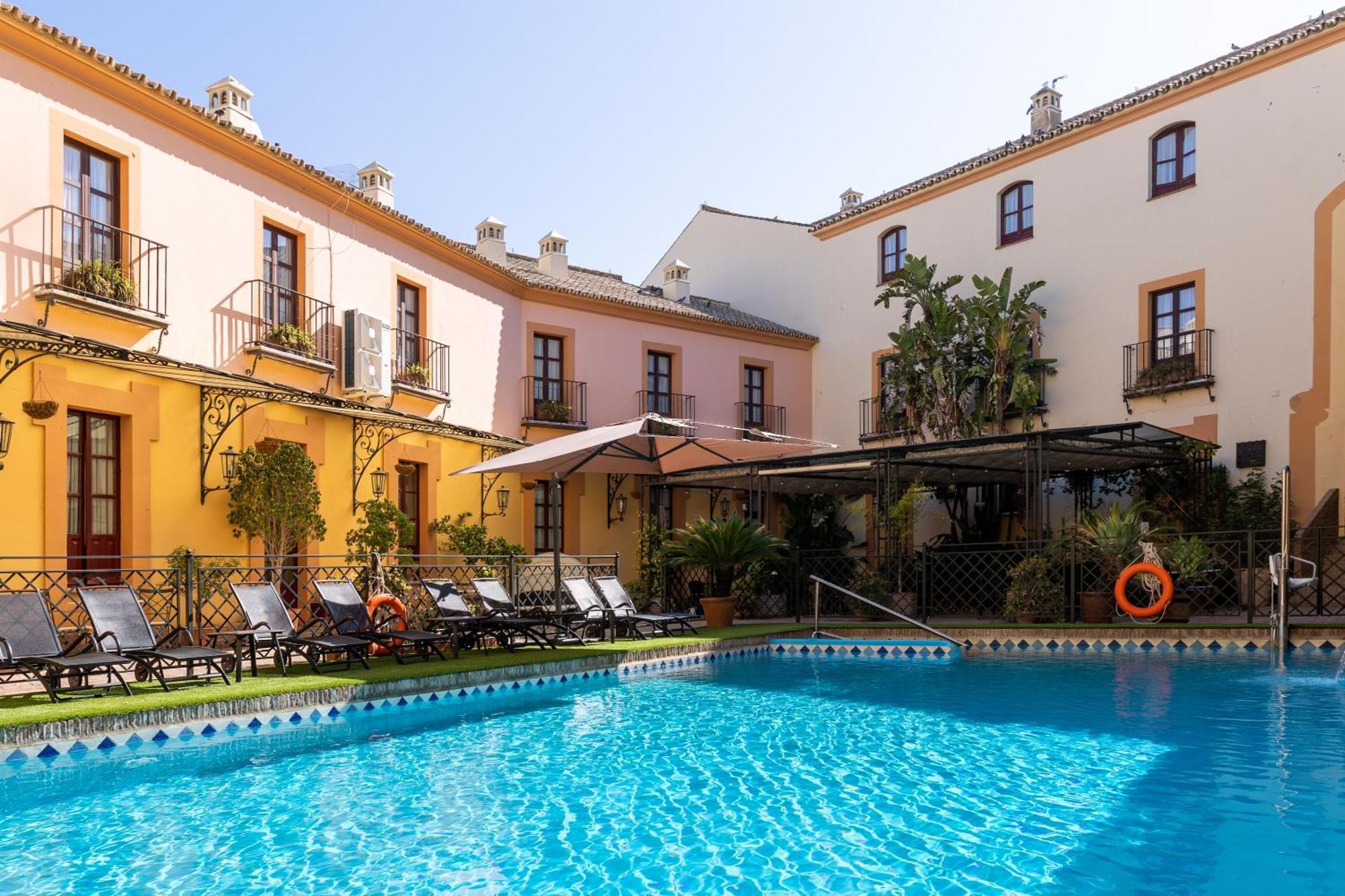 Hotel Alcazar De La Reina Καρμόνα Εξωτερικό φωτογραφία